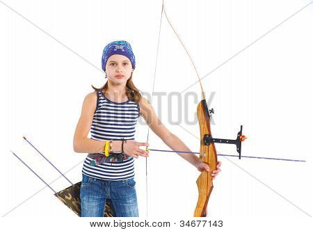 Teenage pige laver bueskydning