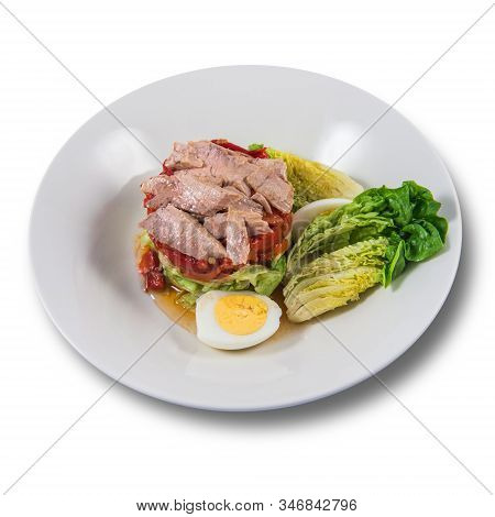 A Zorongollo Roast Pepper Salad With Lettuce, Bonito And Bolied Egg