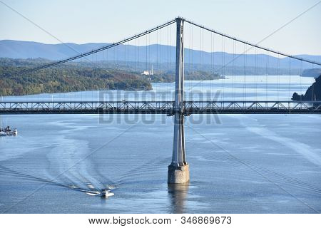 Mid-hudson Bridge In Poughkeepsie, New York (usa)