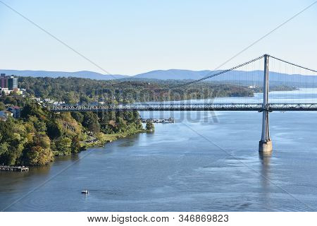 Mid-hudson Bridge In Poughkeepsie, New York (usa)
