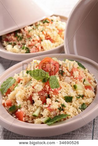 Tajine, couscous et légumes