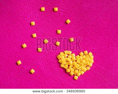 Yellow Crystal Craft Handmade Heart Shape For Diamond Embroidery Hobby Rhinestone. Background With B