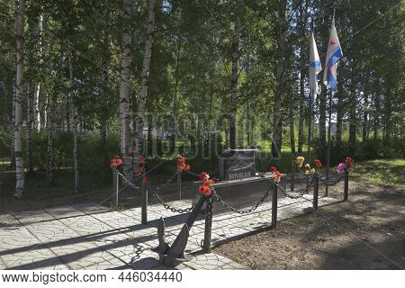 Velsk, Arkhangelsk Region, Russia - August 21, 2020: Monument To Sailors And Shipbuilders In The Squ