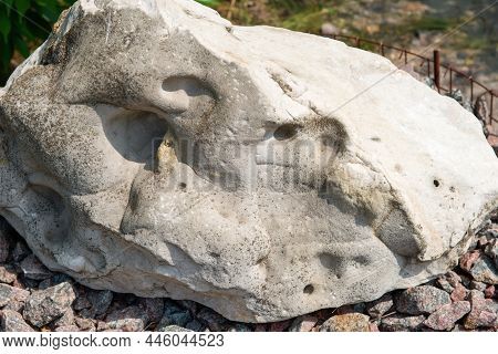 Divnogorye, Voronezh Region, Russia, August - 18.2021: Archaeological Park. Fragment Of The Geologic