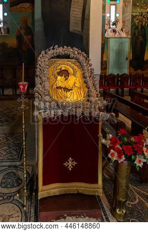 Jericho, Israel, December 30, 2021 : Gilded Icon Depicting The Mother Of God With A Baby In Her Hand