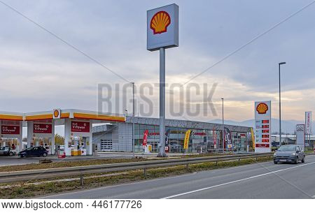 Cacak, Serbia - November 07, 2021: Modern Shell Power Petrol Station At Konjevici In Cacak.