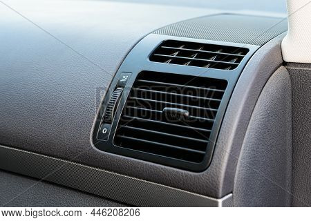 Device For Distribution And Supply Of Air To The Car Interior