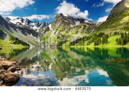 Lac de montagne