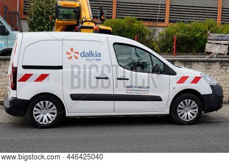 Bordeaux , Aquitaine  France - 01 14 2022 : Dalkia Groupe Edf Logo Sign And Brand Text On Side Panel