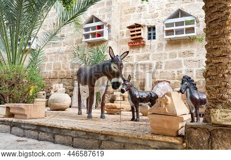 Jericho, Israel, December 30, 2021 : Large Artificial Figures Of Animals Stand In The Courtyard Of T