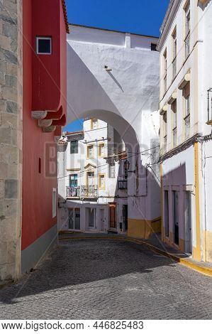 Elvas, Portugal - August 30, 2021: Street In The Old Town Of The Fortified City Of Elvas (world Heri