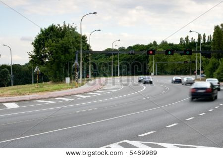 Biler på en vej