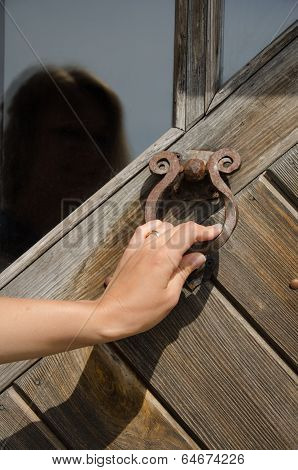 Hand Knock Retro Rusty Door Handle Ringer Knocker