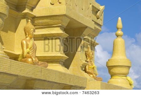 Estatuas de Buda en la Pagoda Laem Sor