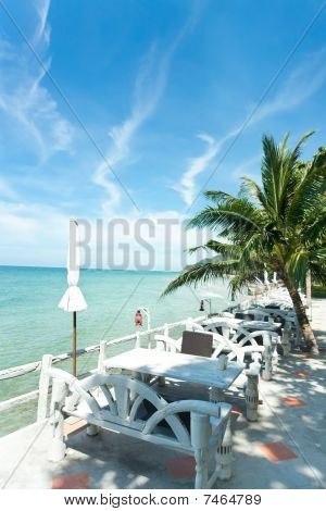Restaurant på stranden Under himlen
