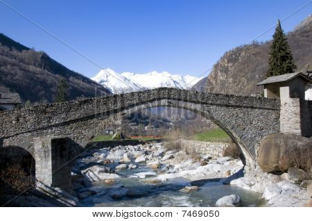 Viejo puente romano
