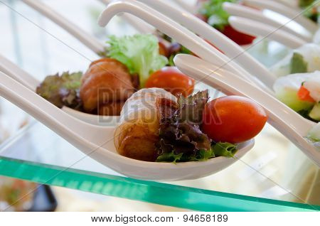 barbecuing in spoon