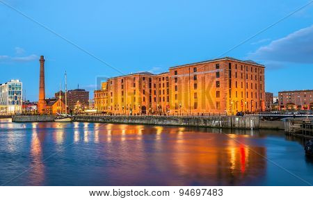 The Merseyside Maritime Museum And The Pumphouse In Liverpool - England
