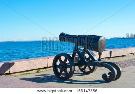Ancient cannon created at the Alexander factory. Located on the waterfront of Lake Onega in Petrozavodsk. It weaved power and history, courage and fear.