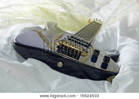 Gitaar In Bed