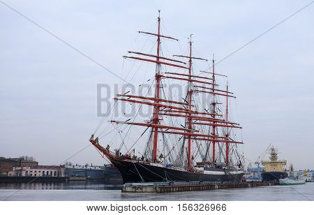 The sailing ship Sedov on the quay of Lieutenant Schmidt in St. Petersburg