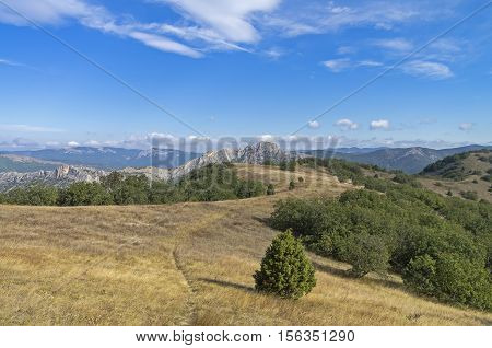 The path leading to the top of Mount Ai-George along the ridge Tokluk-Syrt. Crimea September.