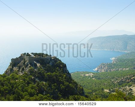 Katso Monolithos ritarilinnan ja Egeanmerelle, Rhodos, Kreikka
