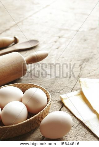 Oeufs et rouleau à pâtisserie