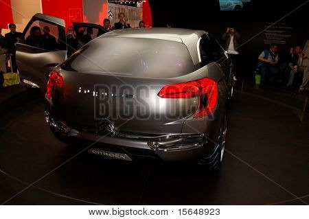 Parigi, Francia - 02 ottobre: Motor Show di Parigi il 2 ottobre 2008, mostrando Citroen Hypnos Concept, r