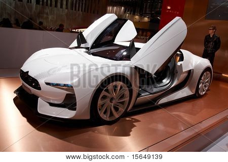 Parigi, Francia - 02 ottobre: Vista frontale di Paris Motor Show 2008, Citroen GT Concept,