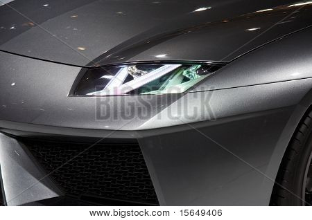 Pariisi - 2 lokakuu: Pariisin autonäyttelyssä 02 lokakuu 2008, osoittaa Lamborghini Estoque perustamis