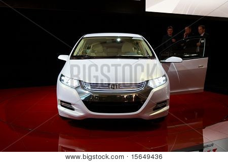 PARIS, Frankrike - 02 oktober: Paris Motor Show den 02 oktober 2008, visar Honda Insight koncept, rea