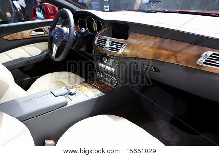 Paříž, Francie - 30. září: Paris Motor Show v září 30, 2010 v Paříži, ukazující Mercedes-Benz