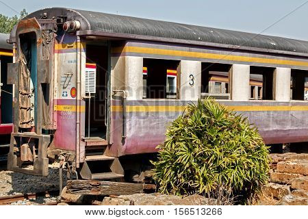 BANGKOK, THAILAND - FEBRUARY 04,2015: Train at railway station Hua Lamphong in Bangkok. Hua Lamphong opened in 1916 and serves apprx 70,000 passengers and 150 trains each day.