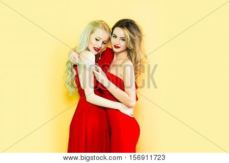 Sexy Pretty Girls In Red
