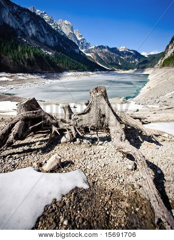 Jezioro w Alpach austriackich