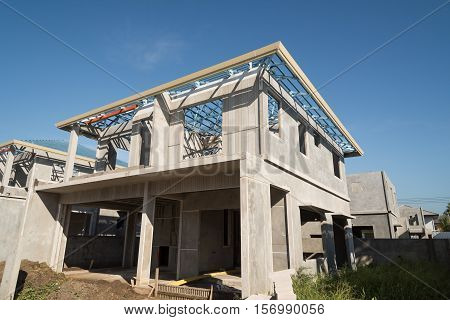 The building structure are made from prefabrication system.All pieces are made from high-strength concrete.Then assembled into a building.