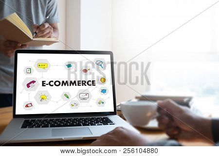 Business People Use Technology E-commerce Internet Global Marketing Purchasing Plan And Bank Concept