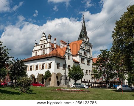 Levoca, Slovakia - August 25, 2018: Main Square With Renaissance Town Hall And Gothic St. Jacob Chur