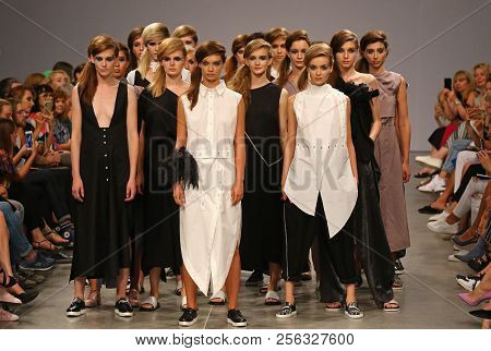 Ukrainian Fashion Week Ss19: Collection By J.perekriostova