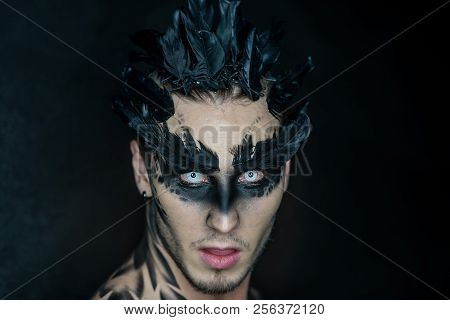 Professional Make-up Fantastic Personag Like A Raven