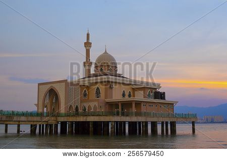 An Evening View During Sunset At The Floating Mosque,penang Port, Seberang Perai, Malaysia