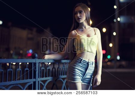 Half Lit Women In The Night Street Alone Copyspace