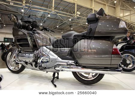 เคียฟ ยูเครน - 7 เมษายน: รถมอเตอร์ไซด์ Honda goldwing ใหม่จะจัดแสดงใน Speci นานา VII