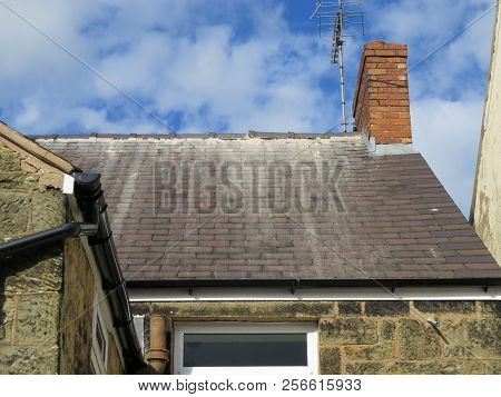 Shoddy Roofing Work By Rouge Trader, Cowboy Builder.