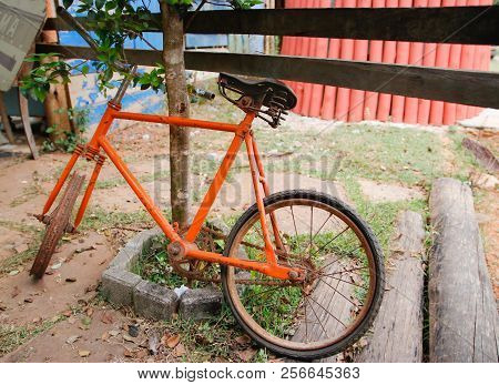 Nova Lima, Brazil - August 25, 2018: Collection Of Old Things Used And Without Restoration In Arts M