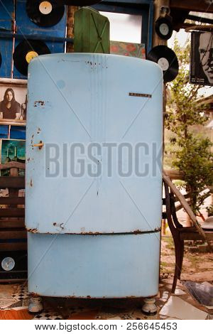 Nova Lima, Brazil - August 25, 2018: Collection Of Old Things Used And Without Restoration In Arts M