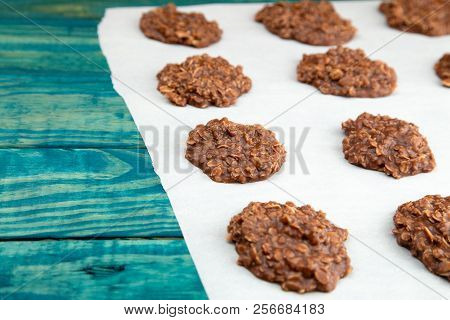 No Bake Chocolate Peanut Butter And Oat Cookies