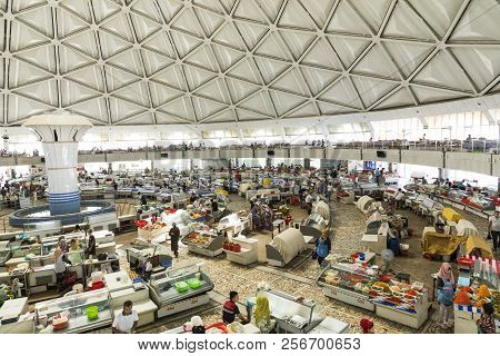 Tashkent, Uzbekistan - August 22, 2018: Interior Of Chorsu Bazaar, In Tashkent, Uzbekistan.