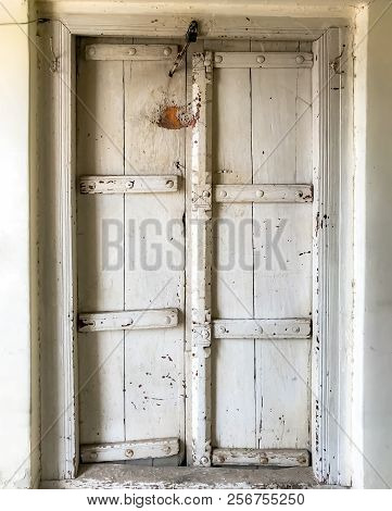An Ancient Door Of An Old House In Gujrat